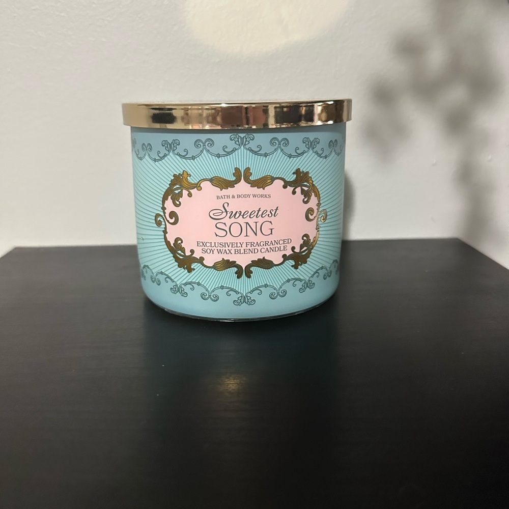 Bath & Body Works SWEETEST SONG
